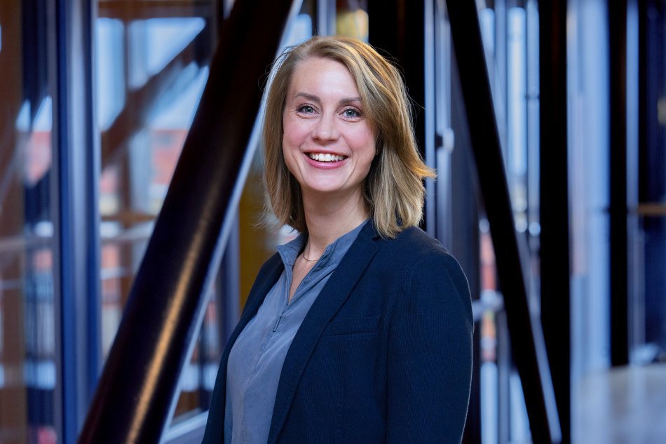 Portrait photo of a woman